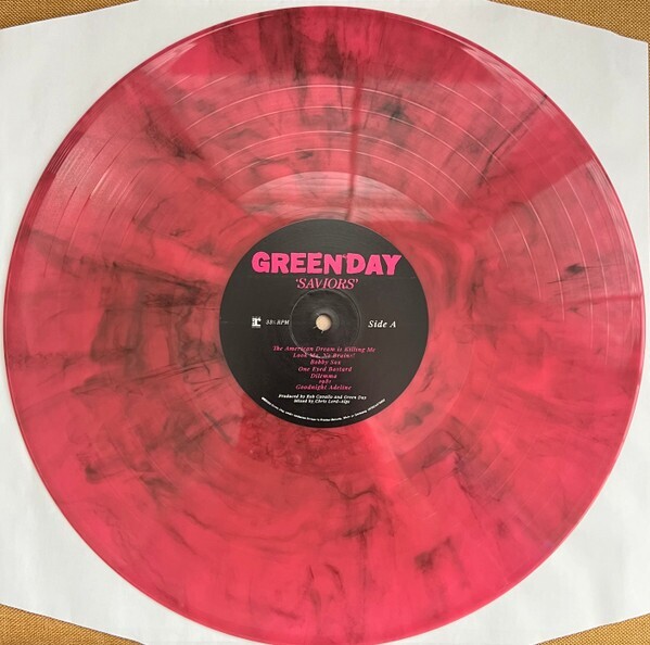 Green Day – Saviors (Pink / Black Marbled Vinyl)
