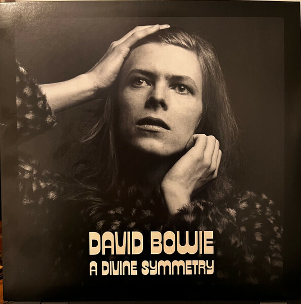 David Bowie – A Divine Symmetry (An Alternative Journey Through Hunky Dory)
